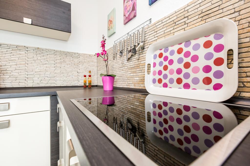 Apartment Koeln Rath Екстериор снимка